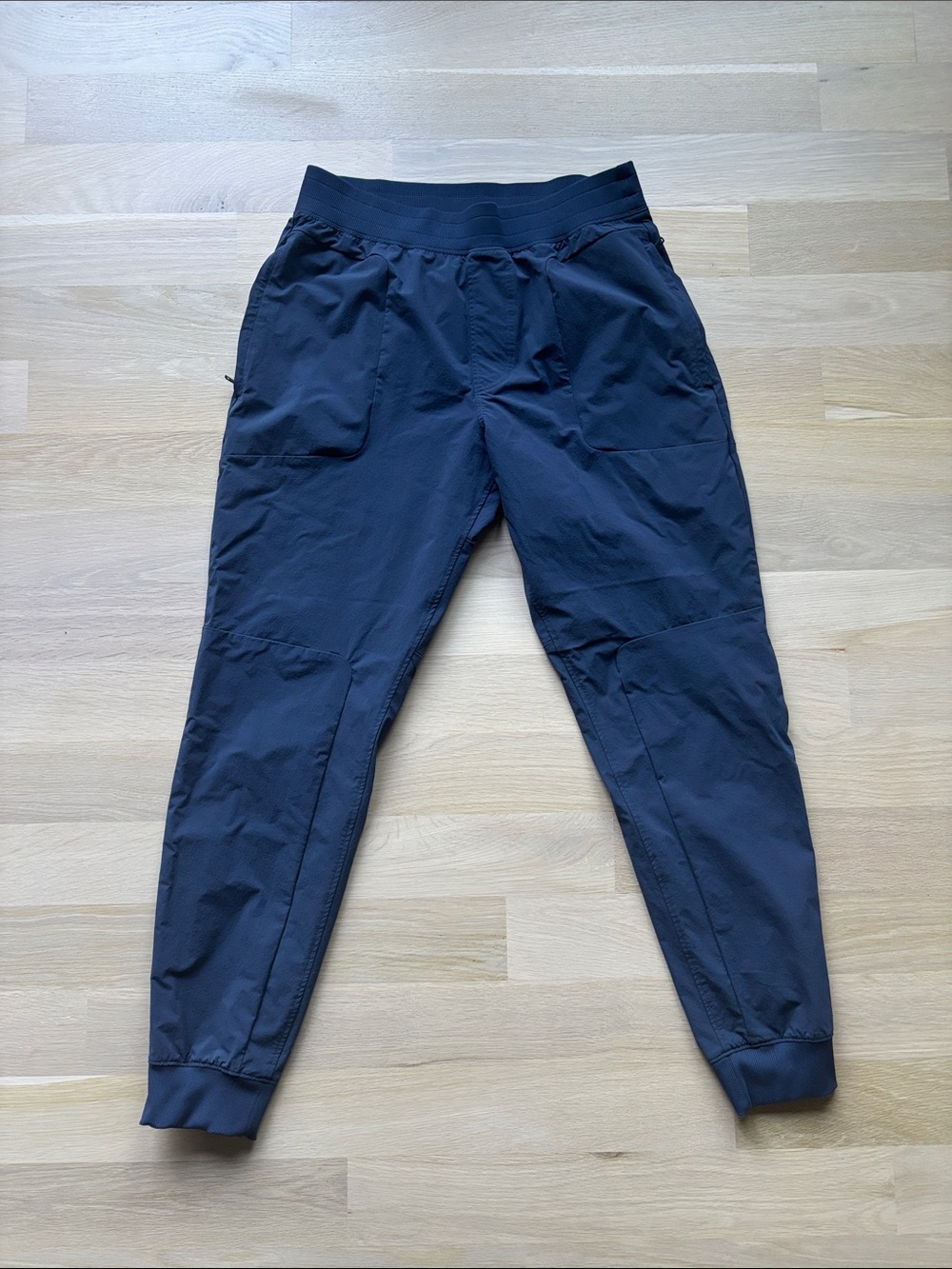 ALO Yoga men's navy performance shorts